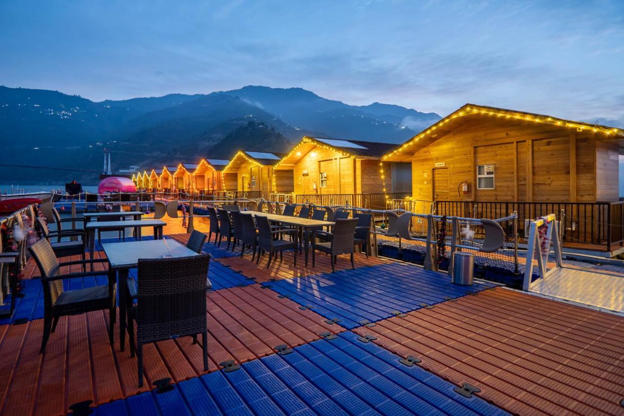 Le Roi Floating Huts & Eco Rooms Tehri New Tehri Kültér fotó